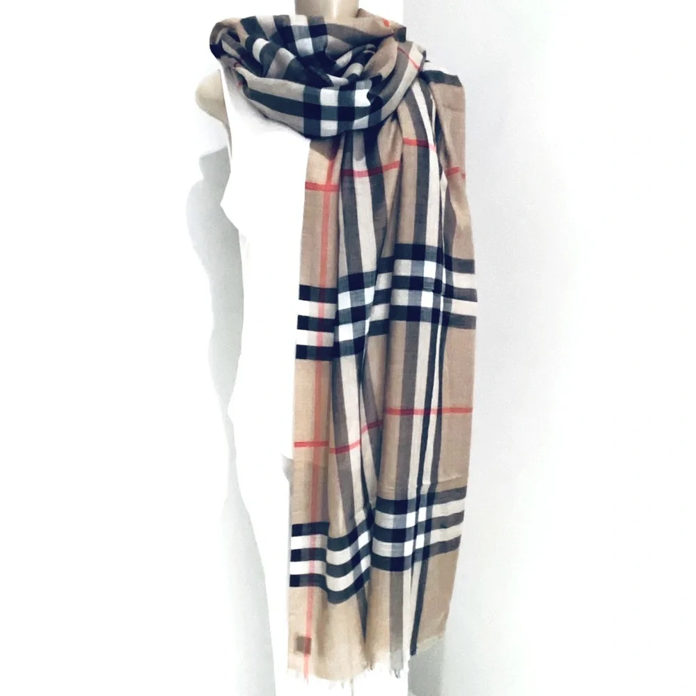 BURBERRY LONDON GIANT CHECK WOOL & SILK SCARF / WRAP / STOLE - Picture 5 of 9